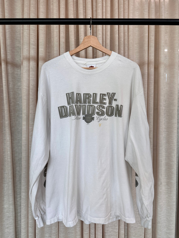 
            
                Load image into Gallery viewer, Harley Davidson Vintage Long Sleeve Tee
            
        