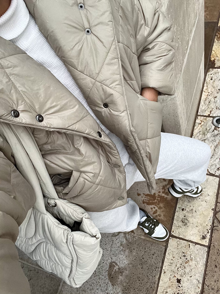 
            
                Load image into Gallery viewer, Rainy Days Puffer Jacket
            
        